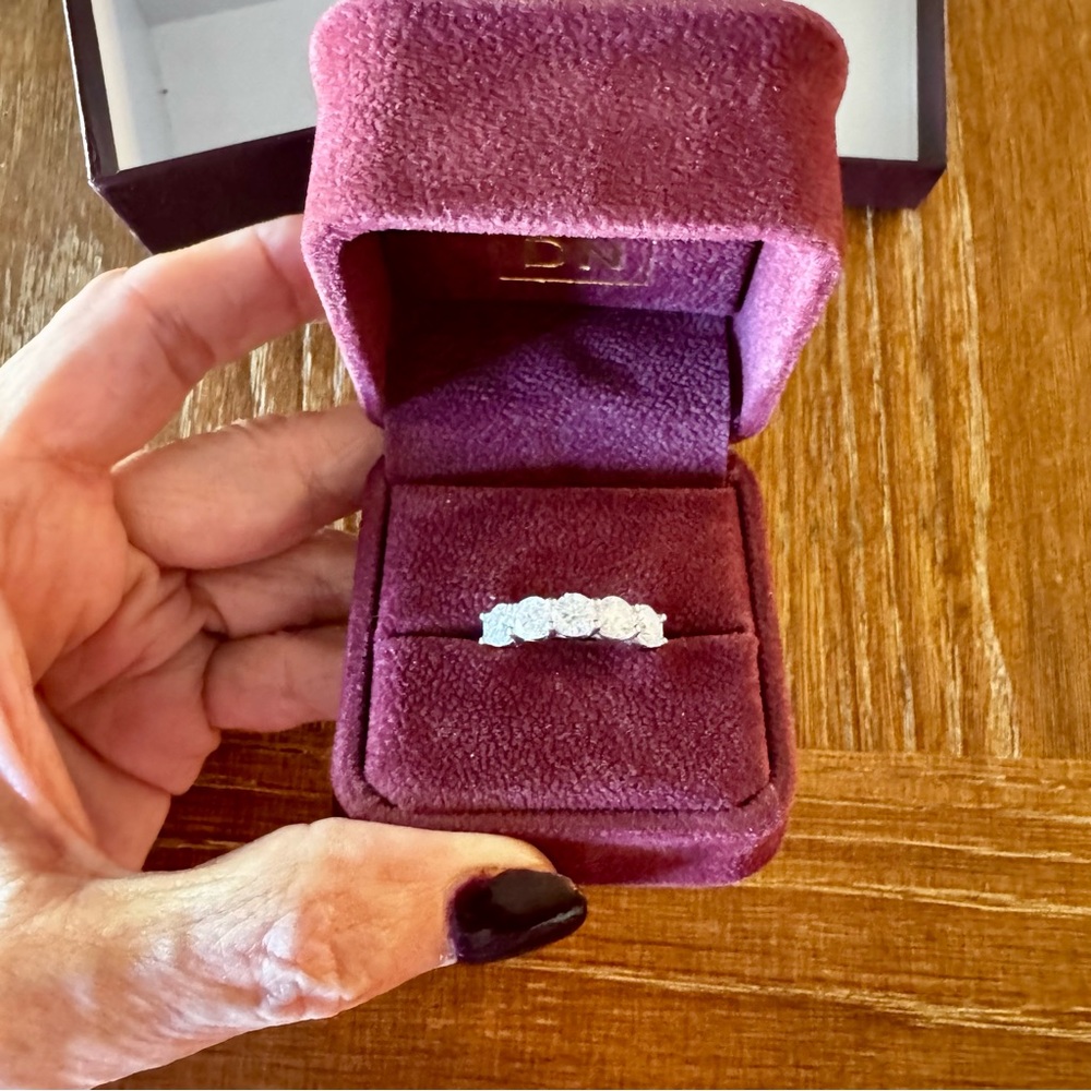 Solid 14k white gold 5 stone anniversary band ring 6.25 - Picture 13 of 16